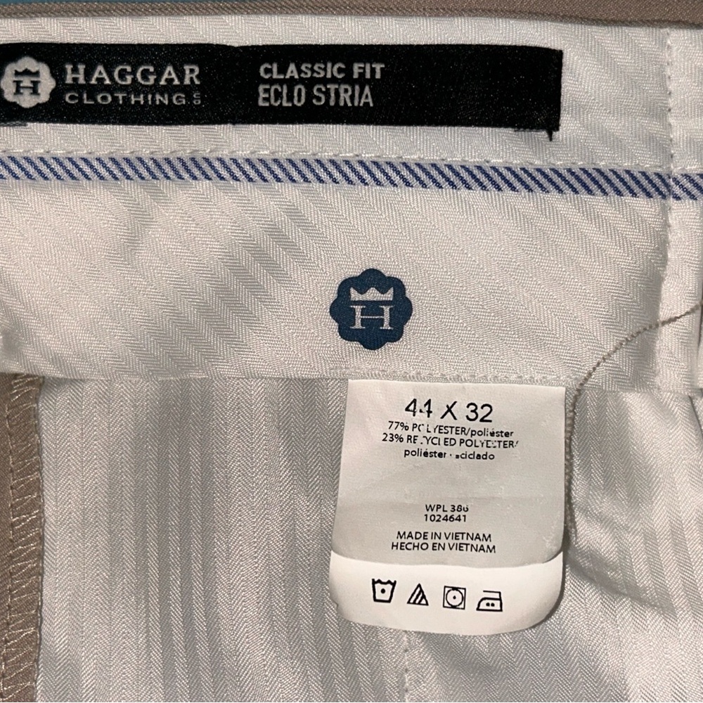 Haggar Men's Dress Pants 44x32 Classic Fit - Picture 4 of 5